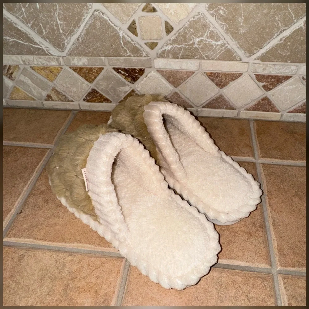 🆕🌟Slippers🌟 - Picture 7 of 10